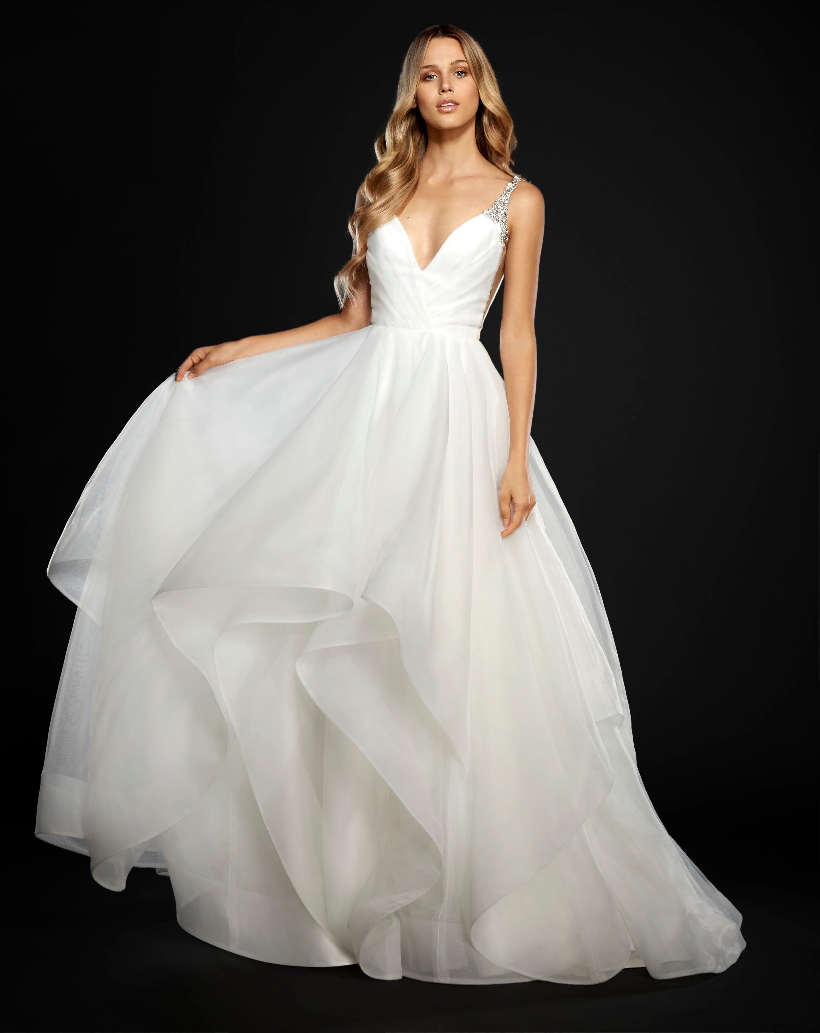 Princess-style modern ball gown wedding dress