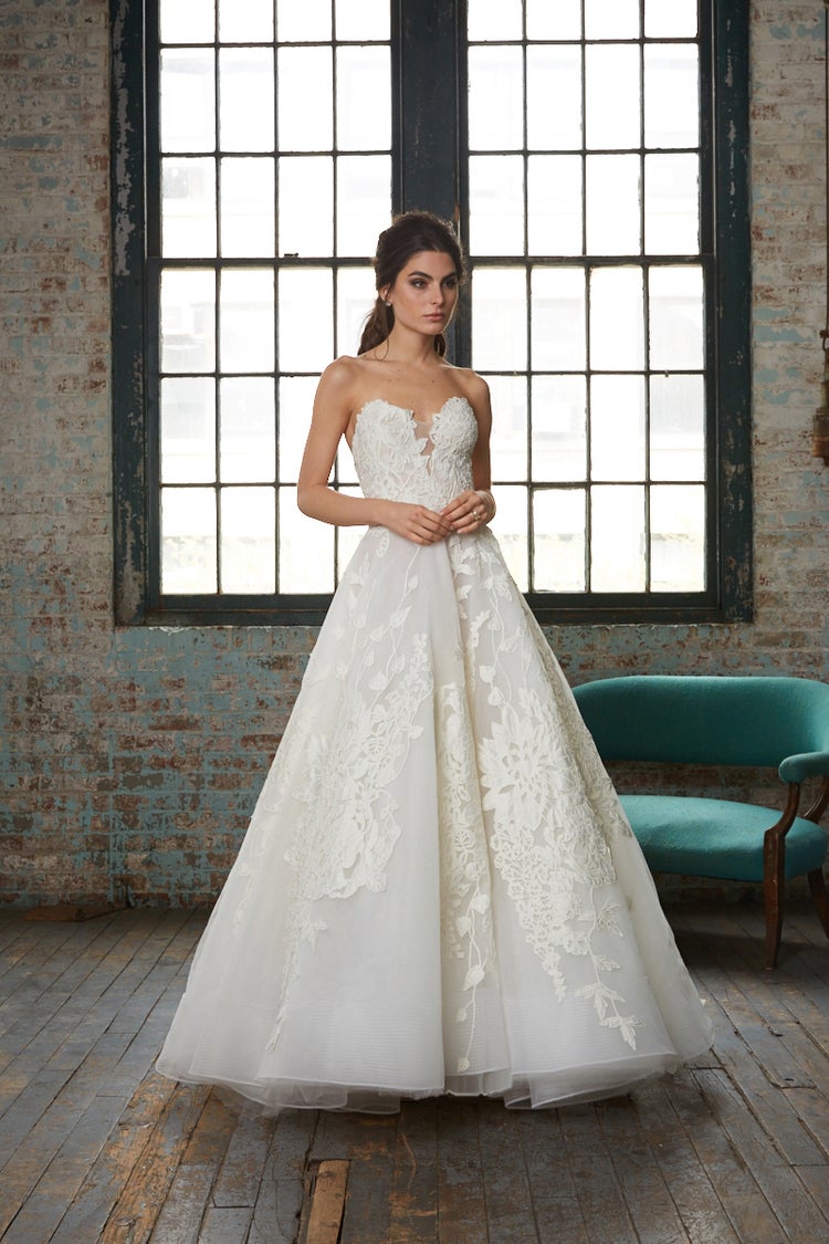 isabelle-armstrong-romantic-ball-gown-wedding-dress-33508938.jpg
