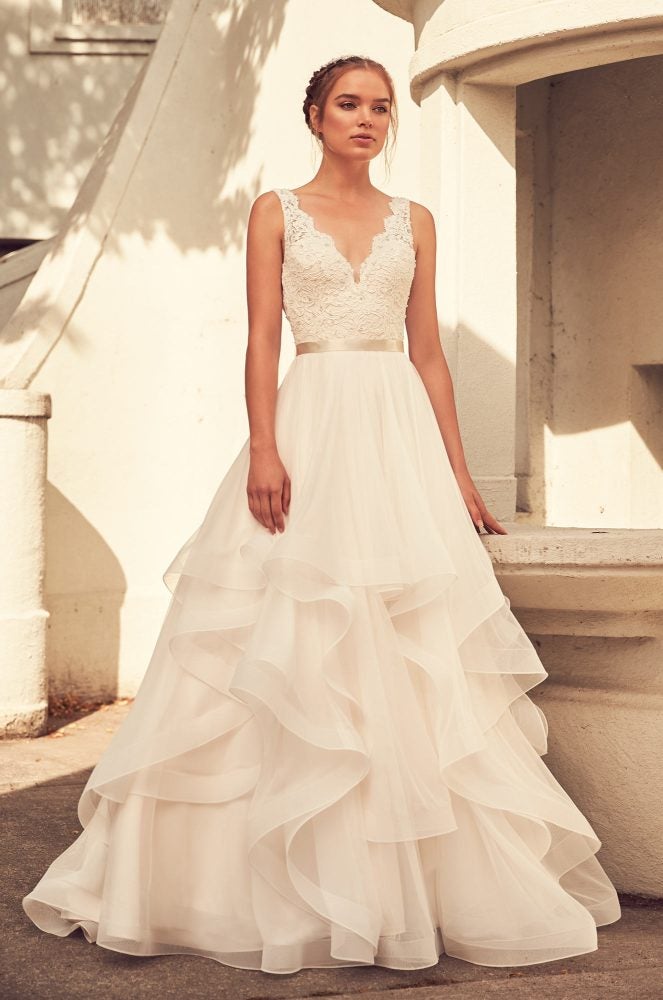 scalloped neckline wedding dress