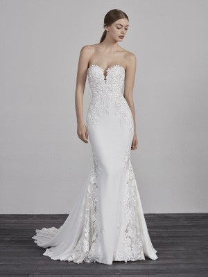 Sweetheart Lace Embellished Neck Fitted Mermaid Wedding Dress by Pronovias - Image 1