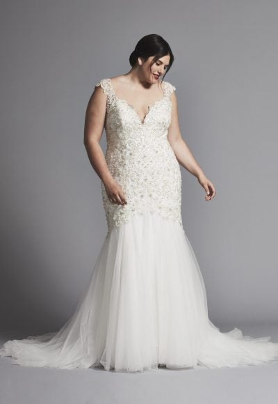 Sheath Wedding Dress With V-neckline And Lace Appliqué