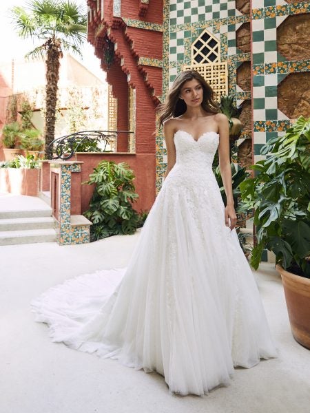 Strapless Sweetheart  A line  Lace And Tulle Wedding  Dress  