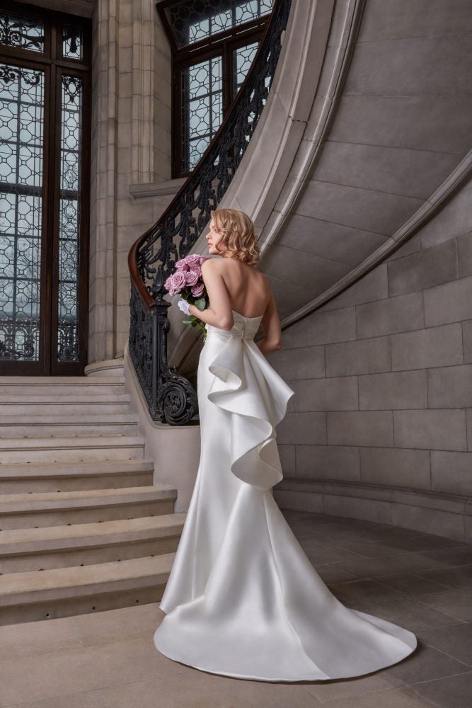 Strapless Fit To Flare Wedding Dress Kleinfeld Bridal