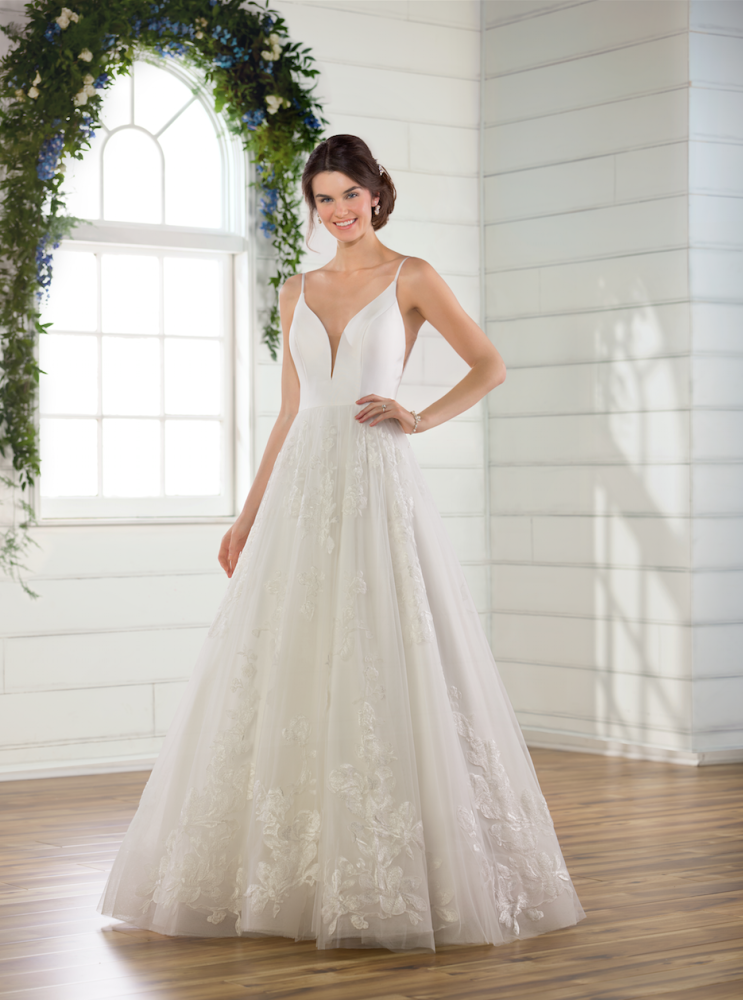 V-neck tulle ball gown wedding dress by Essense of Australia - Image 1