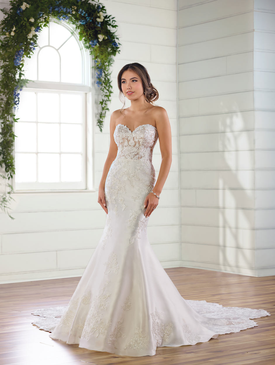 sleek mermaid wedding dress