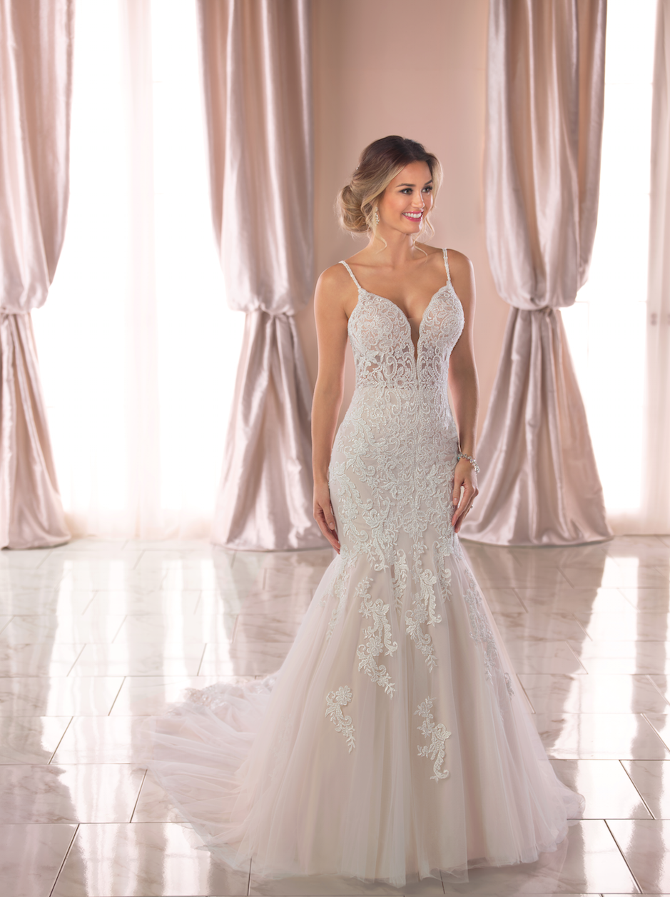 wedding dresses with straps and lace