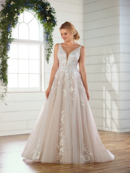 Sleeveless V neck floral  lace embroidered A line wedding  