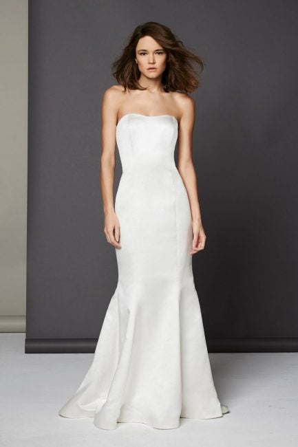 Top Tips for Wedding Dress Shopping as a Petite Bride | Kleinfeld Bridal