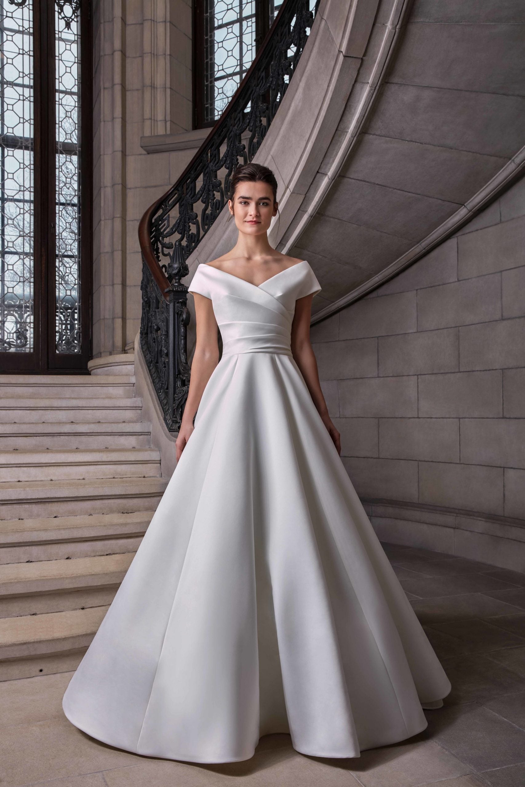 new simple wedding dress