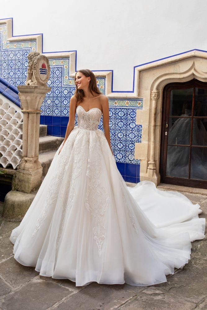 ball gown wedding dress with train