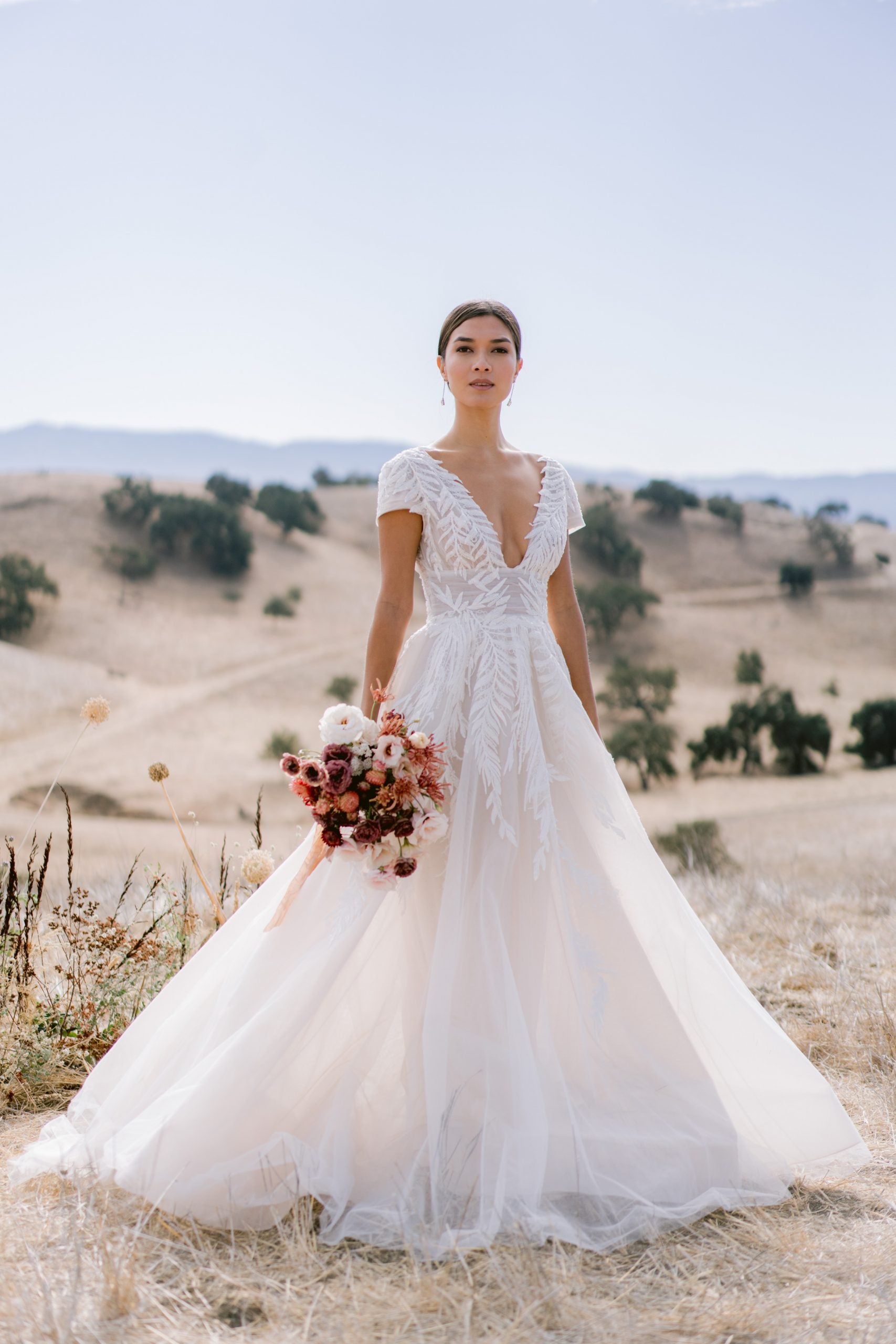 What wedding dress to choose for your body shape