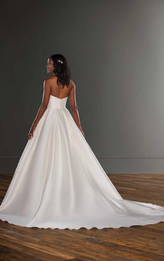 V-neck Silk Ball Gown Wedding Dress by Martina Liana - Image 2
