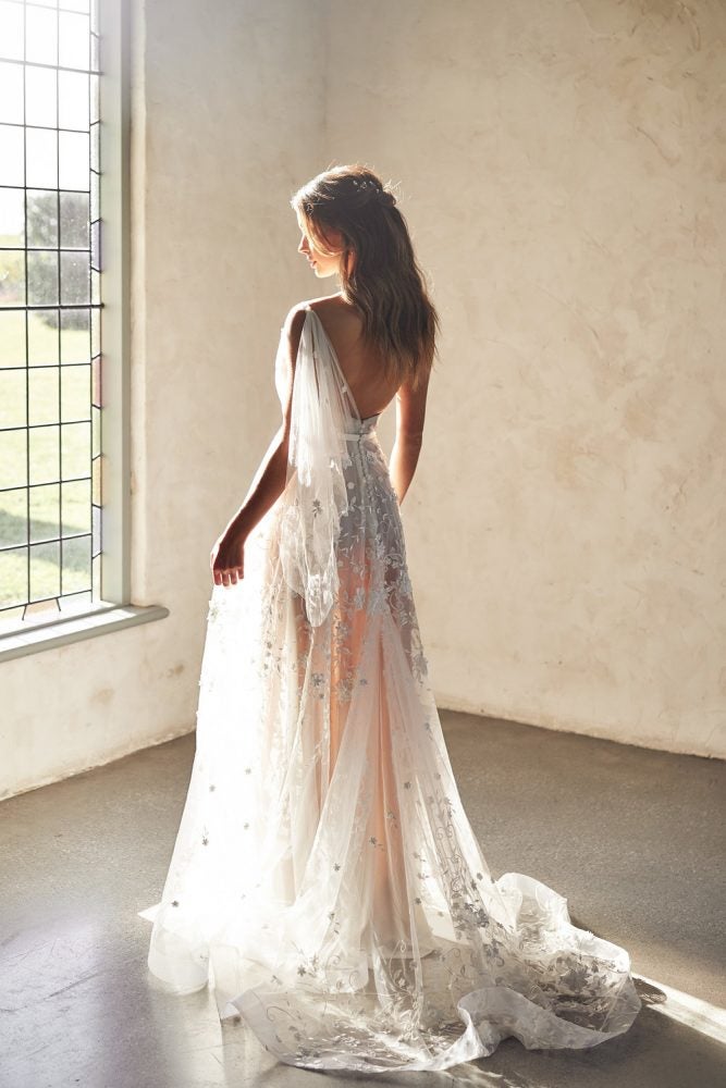 3d floral applique wedding dress