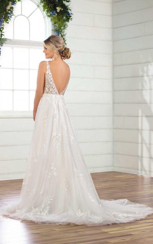 Sleeveless V-neckline A-line Wedding Dress With Tulle Skirt by Essense of Australia - Image 2
