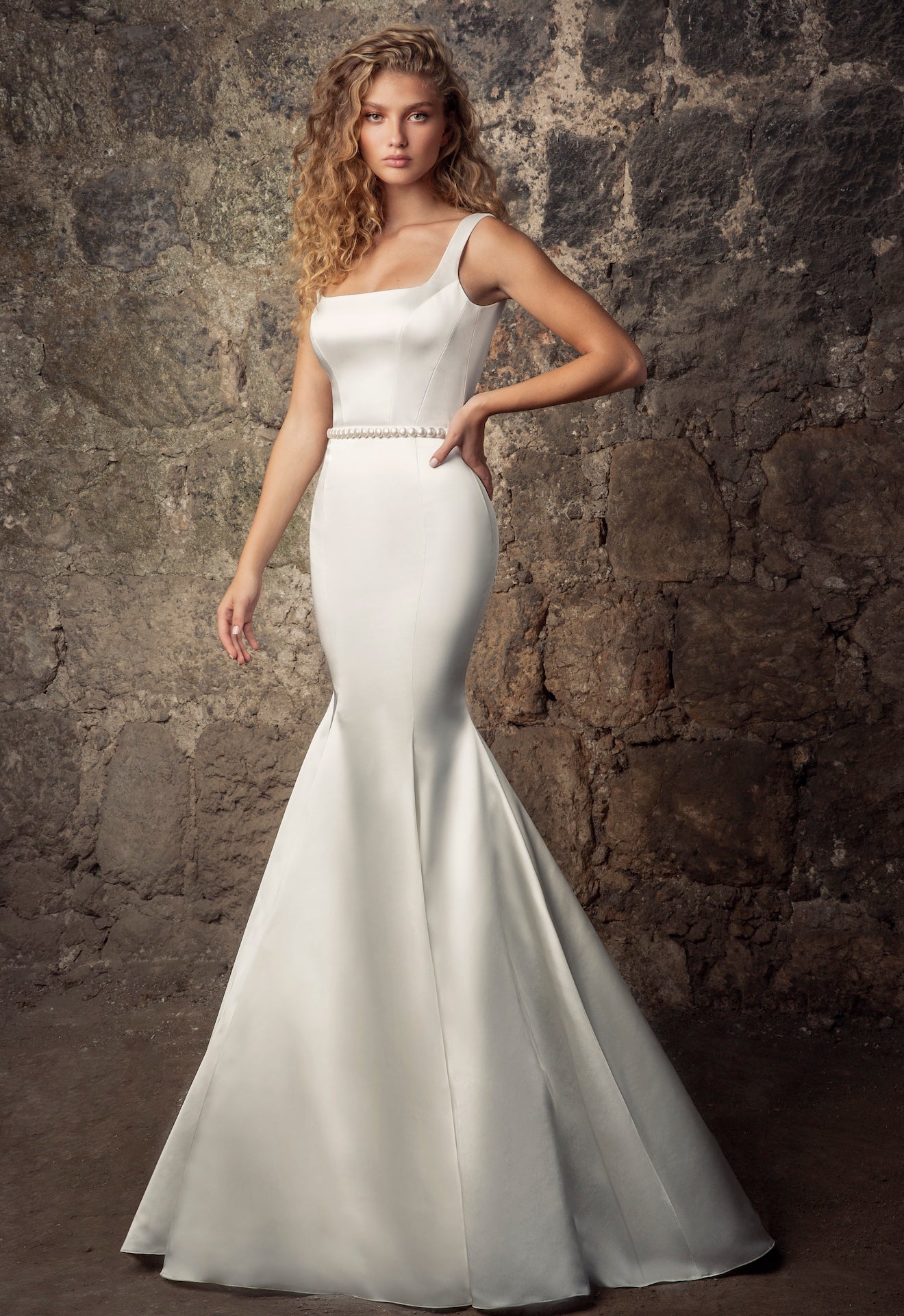 Sleeveless Satin Square Neck Mermaid Wedding Dress With ...