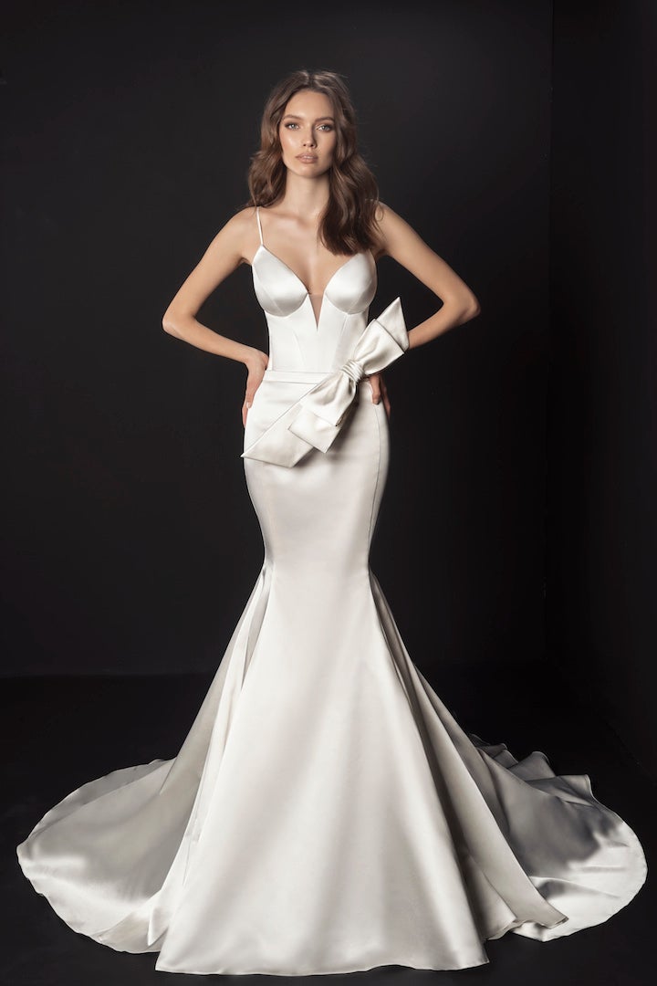 Top Pnina Tornai Bow Wedding Dress of the decade Learn more here 