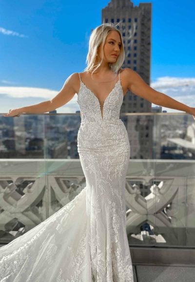 Sexy 3D Lace Wedding Dress With V-Neck And Beading by Martina Liana