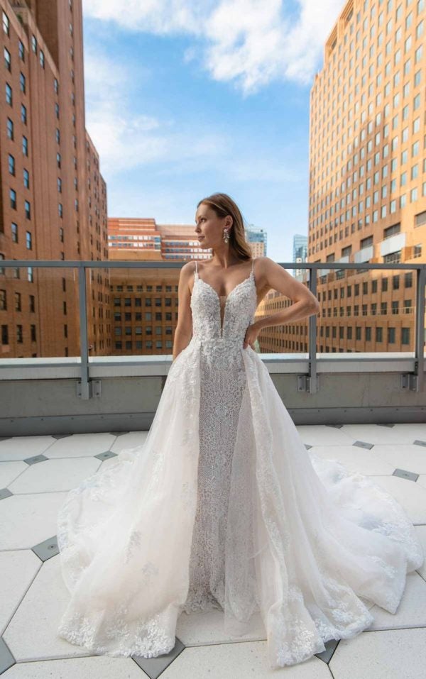 sleek fitted wedding dresses