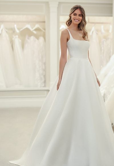 Sleeveless A-line Wedding Dress With Square Neckline by Michelle Roth - Image 1