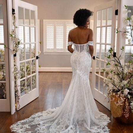 OFF-THE-SHOULDER SWEETHEART WEDDING DRESS WITH LACE DETAILS | Kleinfeld ...