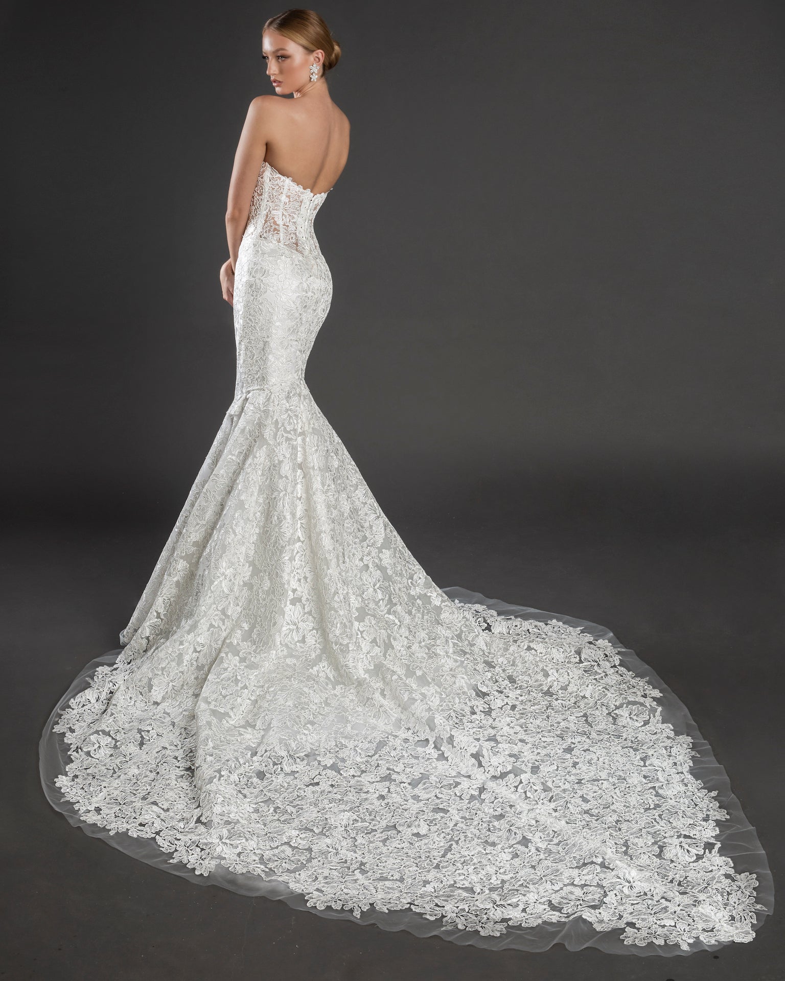 Strapless Sweetheart Neckline Lace Mermaid Wedding Dress | Kleinfeld Bridal