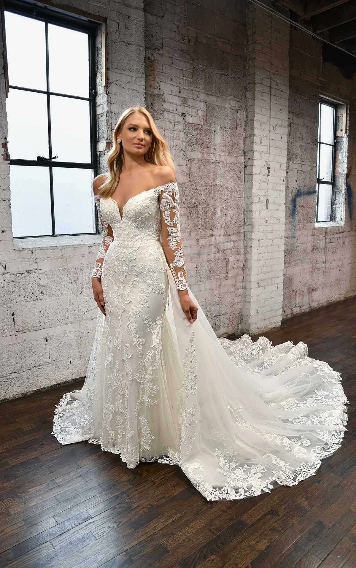 LONG-SLEEVE LACE WEDDING DRESS WITH DETACHABLE OVERSKIRT | Kleinfeld Bridal