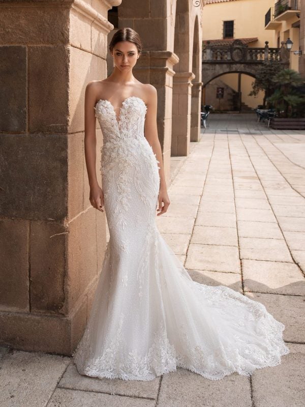 Sexy Fit And Flare Wedding Dress | Kleinfeld Bridal