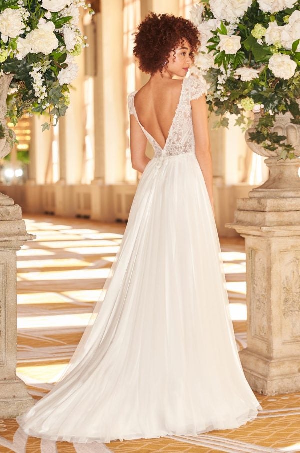 wedding dresses with short sleeves and lace