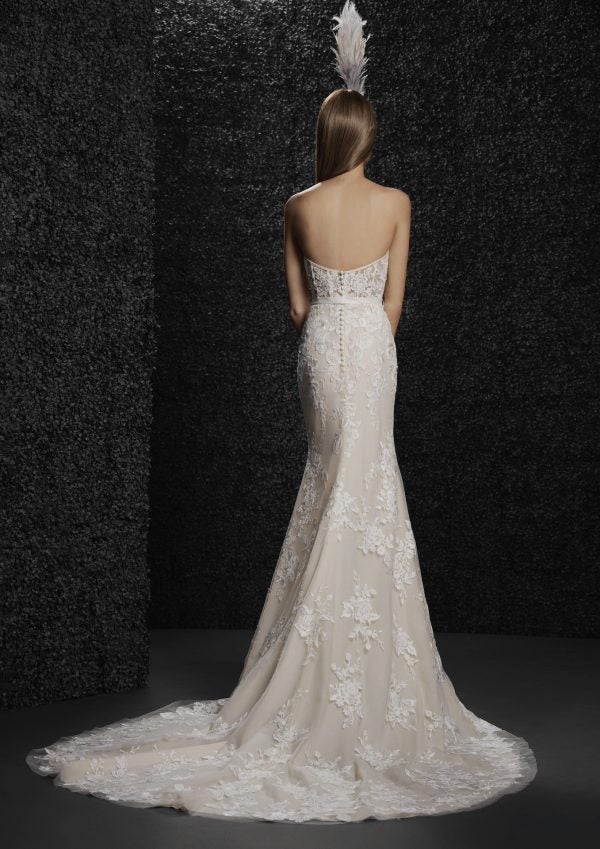 Strapless Sheath All-over Lace Wedding Dress by Vera Wang Bride - Image 2