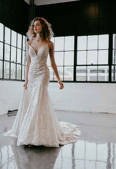 SEXY ORGANIC LACE WEDDING DRESS WITH SPARKLE ELEMENTS by Martina Liana