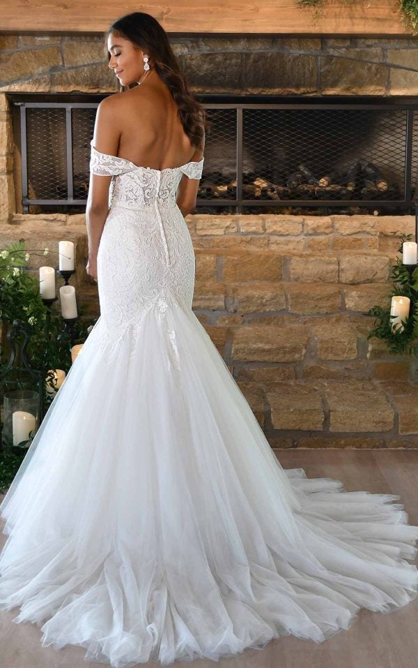 LACE FIT-AND-FLARE WEDDING DRESS WITH OFF-THE-SHOULDER STRAPS by Stella York - Image 2