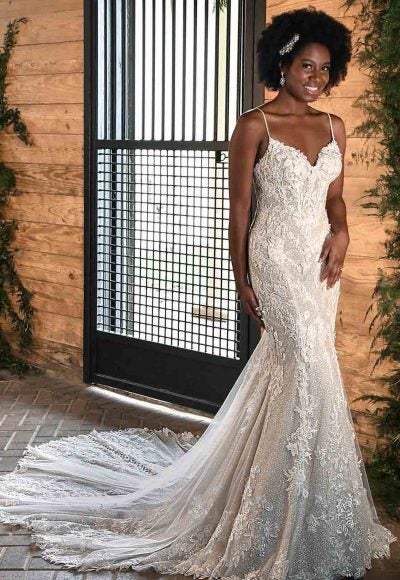 SEXY TRUMPET WEDDING DRESS WITH SPARKLING FLORAL LACE AND SWEETHEART NECKLINE by Essense of Australia