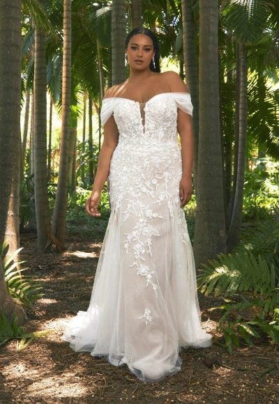 Mermaid Wedding Dress With Sweetheart Neckline In Embroidered Tulle by Pronovias