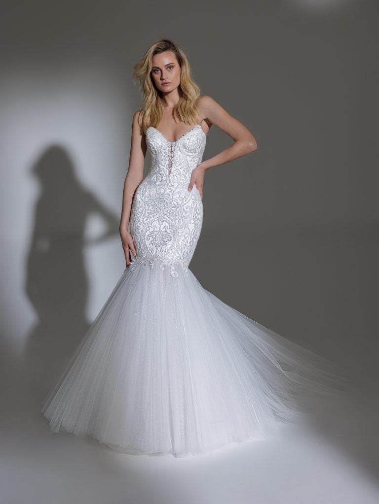 Strapless Sweetheart Neckline Embroidered Lace Mermaid Wedding Dress