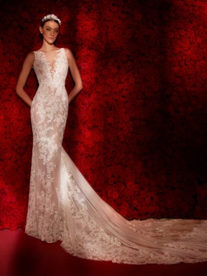 Mermaid Wedding Dress With Illusion V-neckline And Tulle Lace And Embroidery by Pronovias - Image 1