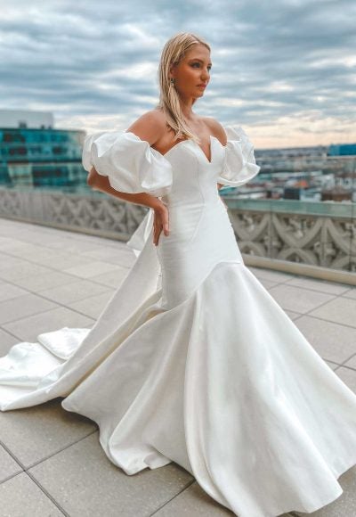 Sleek And Modern Mernaid Wedding Gown With Puffed Sleeves by Martina Liana