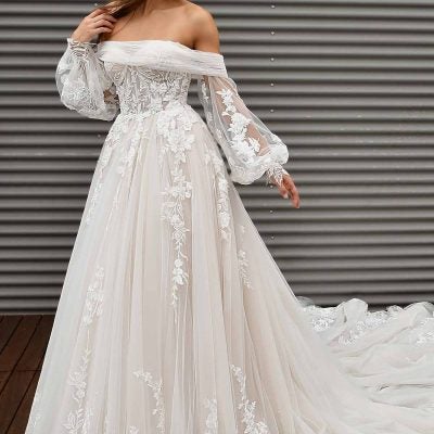 Lace Sweetheart Neckline Ballgown Wedding Dress | Kleinfeld Bridal
