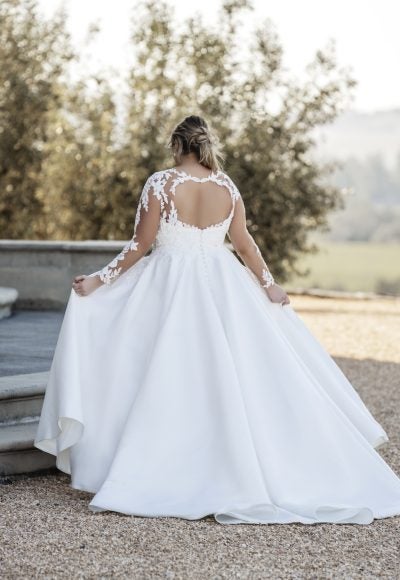 美品　AURALEE HARD TWIST SMOOTH DRESS Illusion Long Sleeve Ball Gown | Kleinfeld Bridal