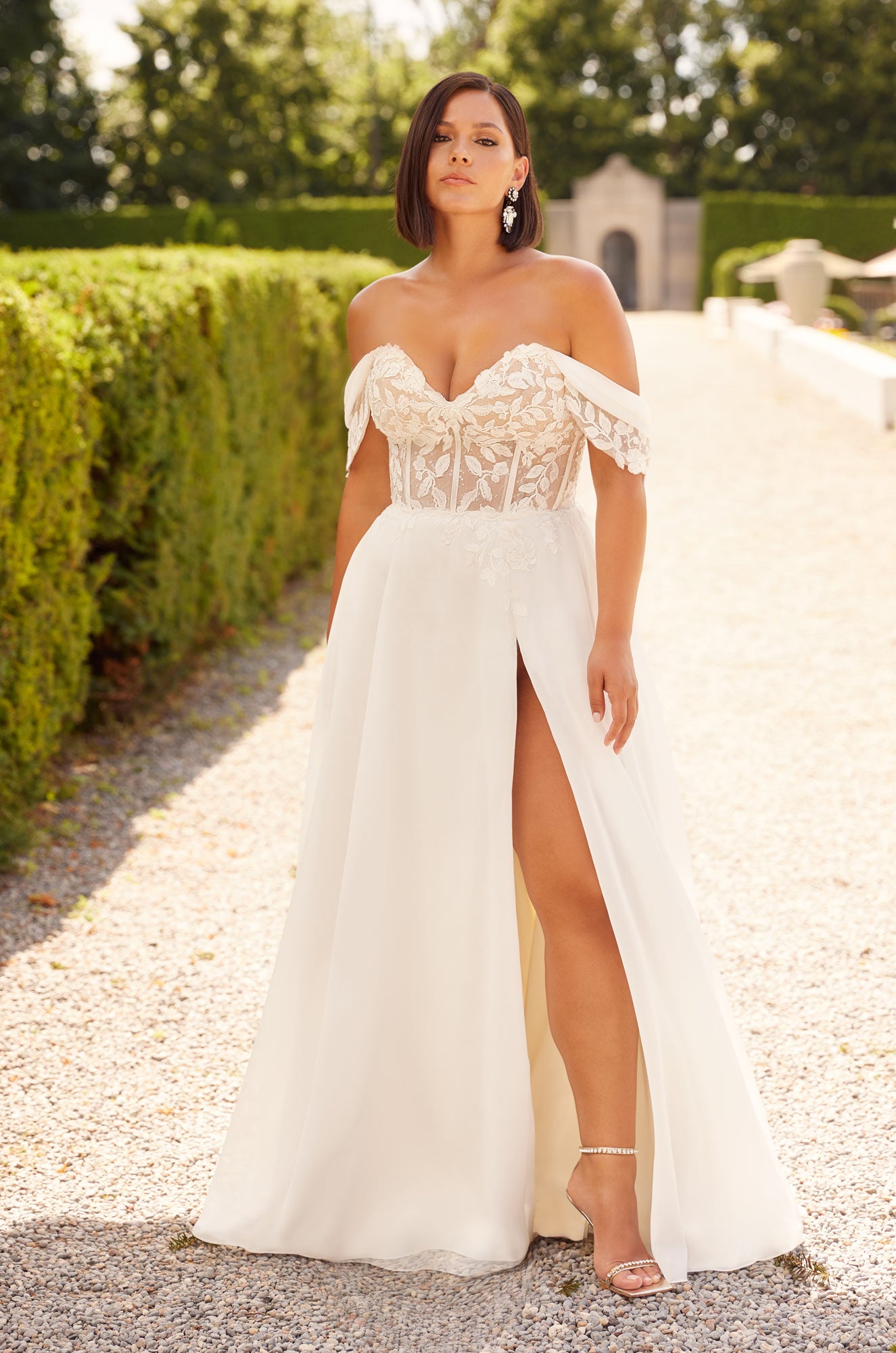 A-line Wedding Dress With Lace Bodice And Detachable Off The Shoulder  Sleeves Kleinfeld Bridal