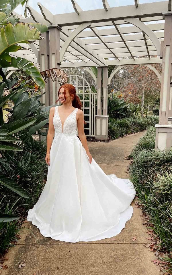 Sleeveless A-line Wedding Dress With Lace Bodice by Essense of Australia - Image 1