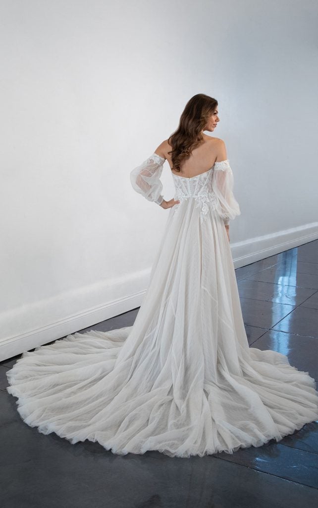 Aline Wedding Dress With Sweetheart Neckline And Detachable Long