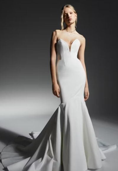 Strapless Fit And Flare Wedding Dress With V-neckline by Alyne by Rita Vinieris