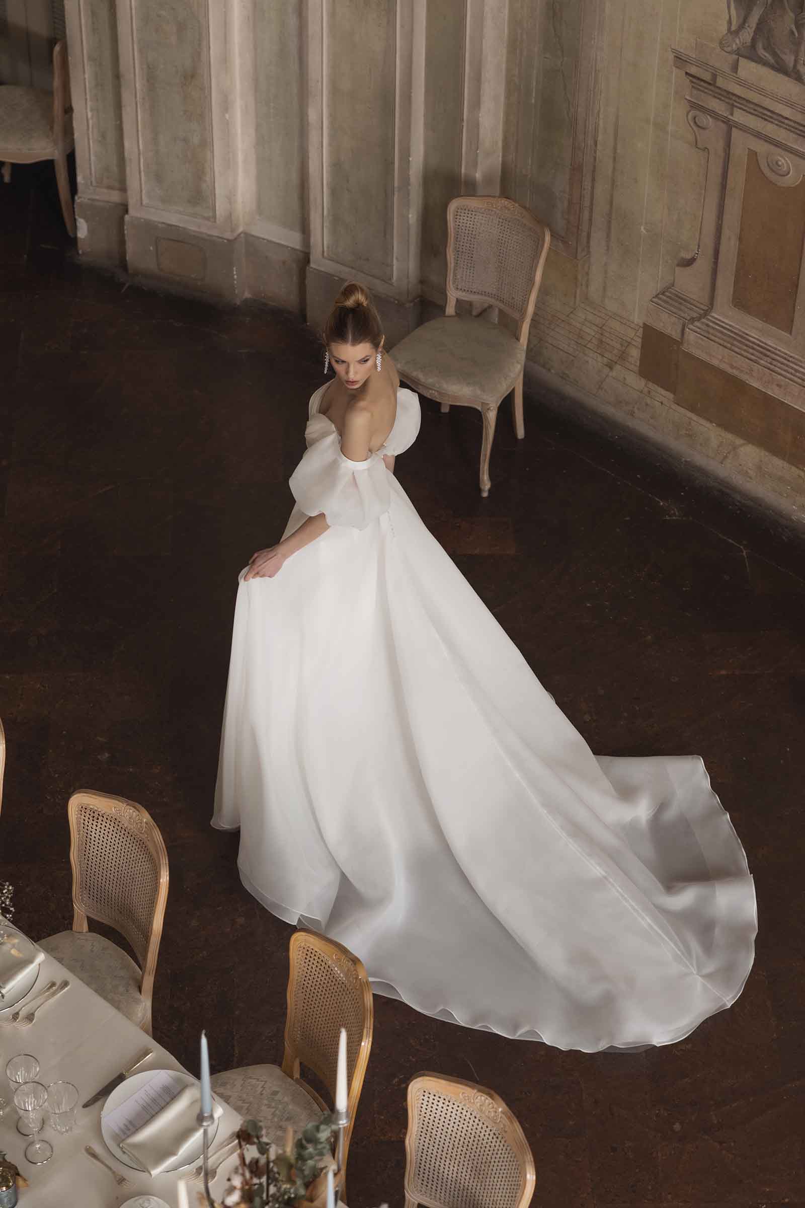 A-line Wedding Dress With Sweetheart Neckline And Detachable Balloon Sleeves by Maison Signore - Image 2
