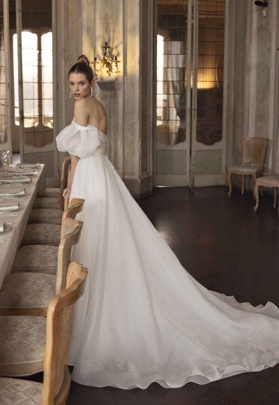 A-line Wedding Dress With Sweetheart Neckline And Detachable Balloon Sleeves by Maison Signore