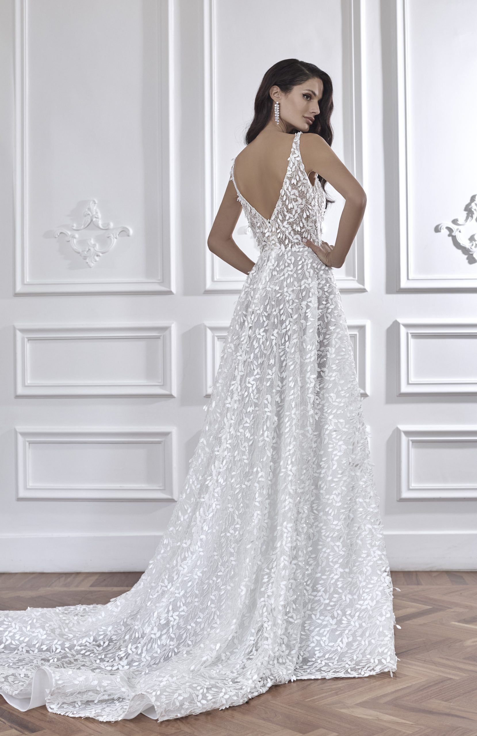 Sleeveless A-line Wedding Dress With Open Back by Maison Signore - Image 2