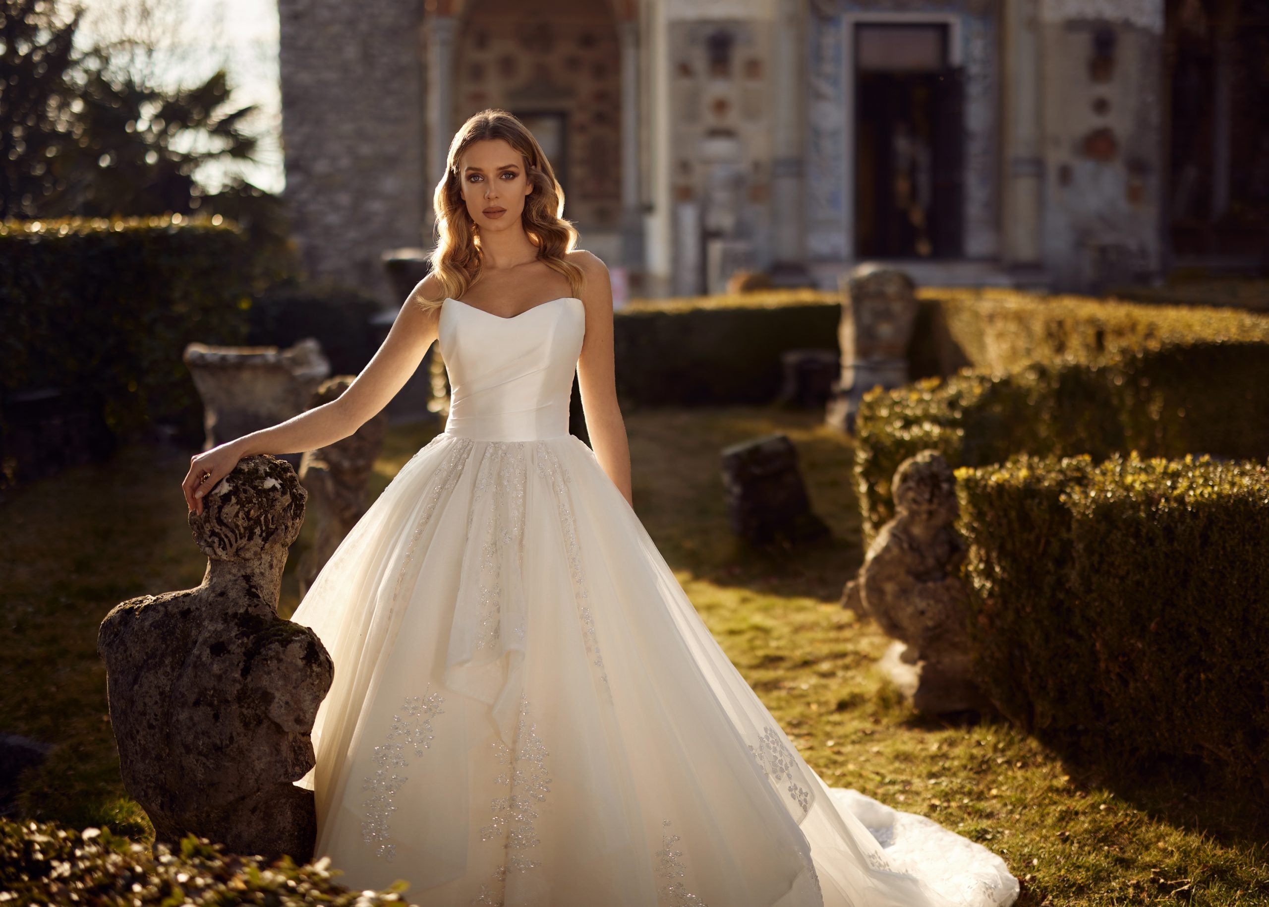 The Most Perfect Wedding Dresses for Summer Brides : Chic Vintage