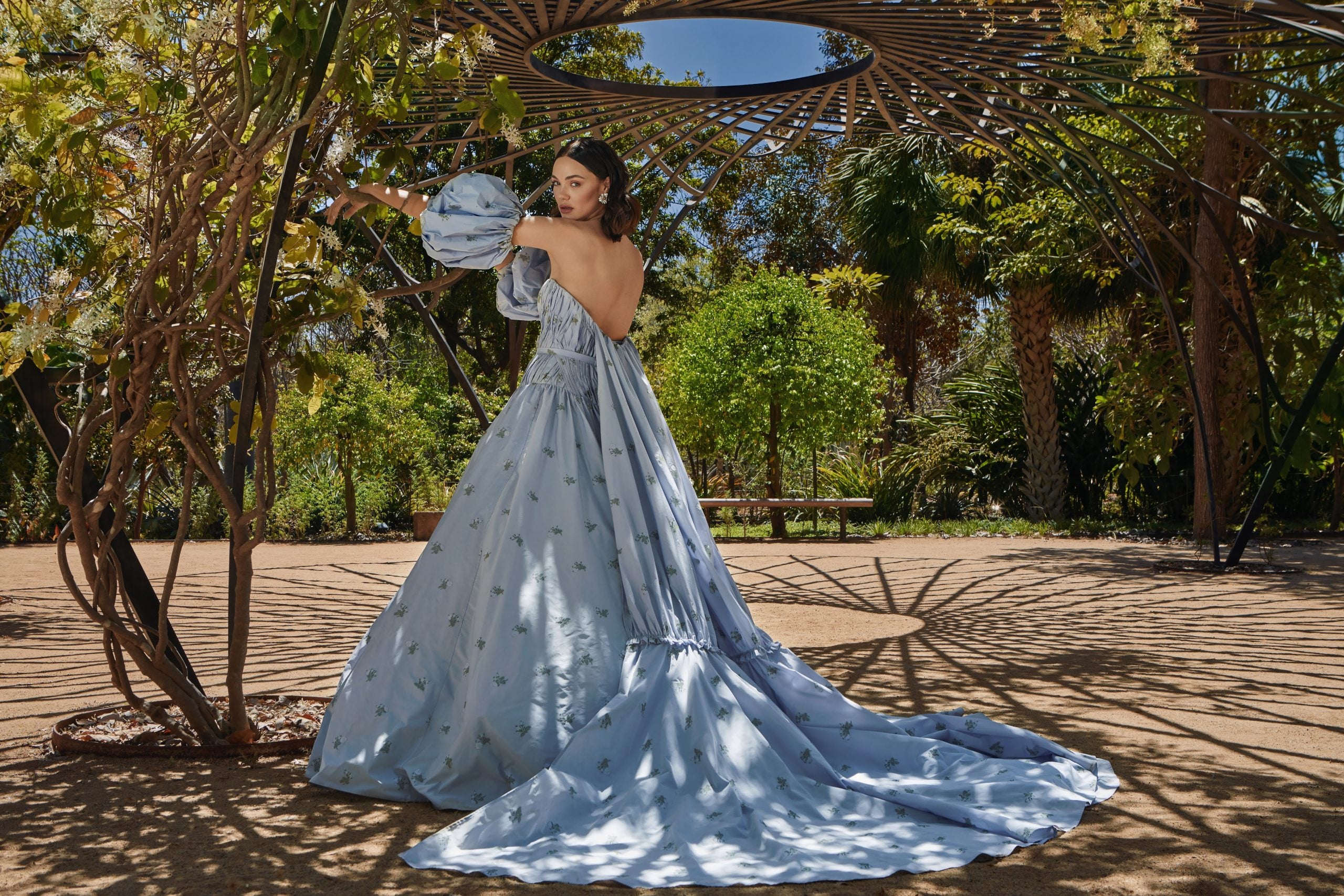 Sky Blue Beaded Ball Gown Pastel Blue Quinceanera Dresses With Flowers  Applique, Sweetheart Neckline, Sequined Prom Grips, Tulle Sweep Train, And  Sweet 15 Masquerade Dress From Weddingteam, $176.66 | DHgate.Com