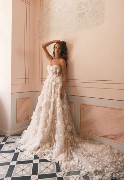 15 Modern Wedding Dresses Featuring Incredible Statement Details | Ball  gown dresses, Gowns dresses, Ball gowns