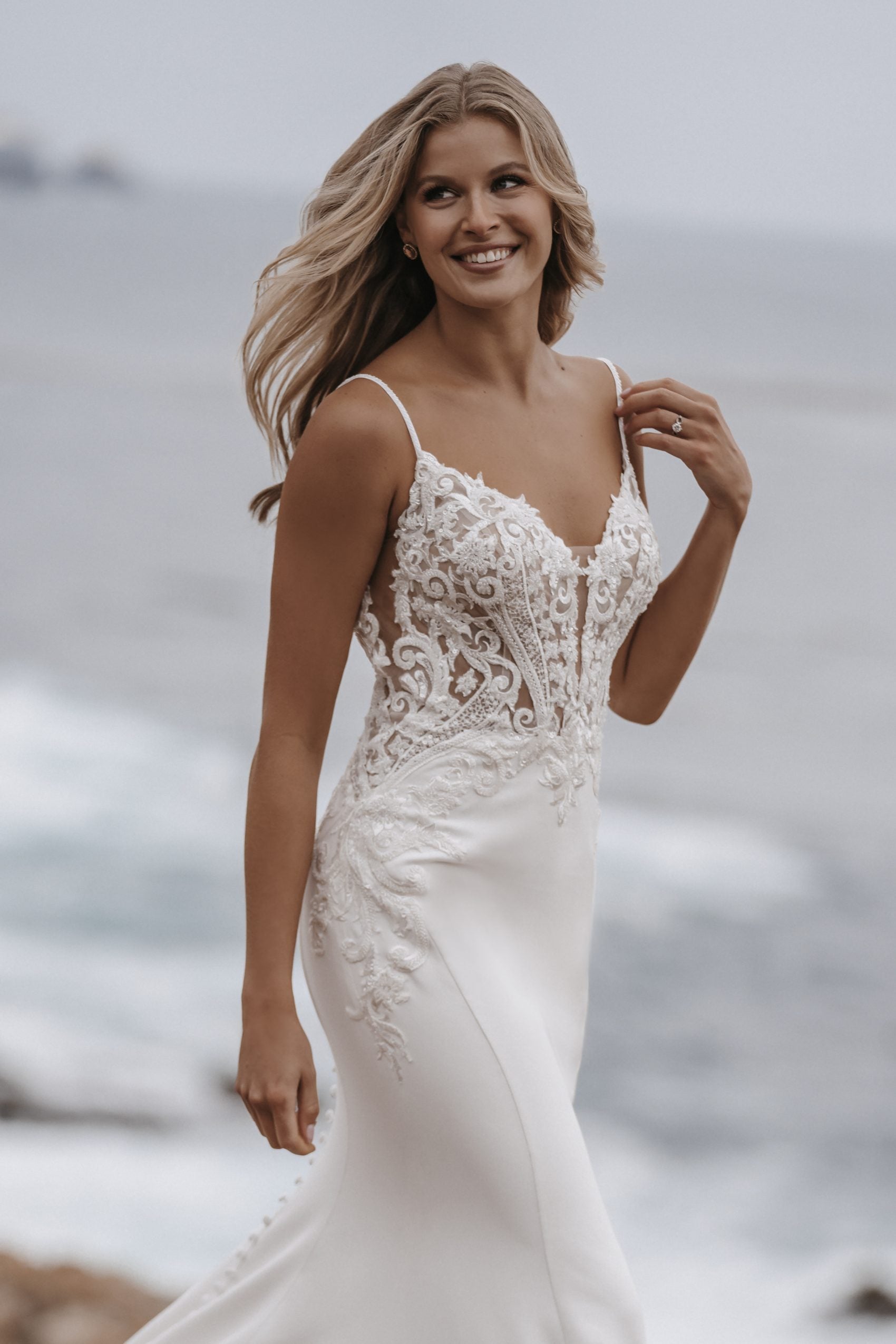 bridal bloom ベージュ ビスチェ C65 Beaded Floral Fit-and-Flare Wedding Dress With Overskirt
