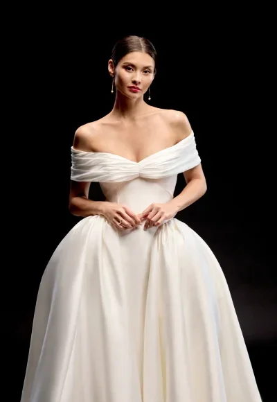 Elegant And Dramatic Ball Gown by Justin Alexander Signature - Image 2